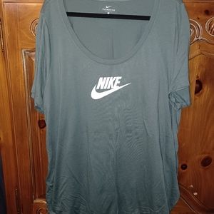 NIKE plus size tunic, Womens Size 1x, olive green.